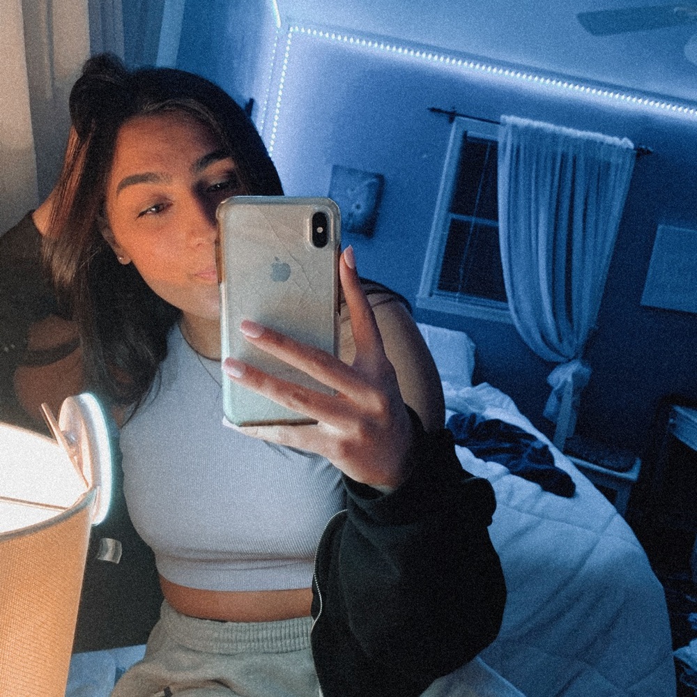 Meet your Posher, Casey